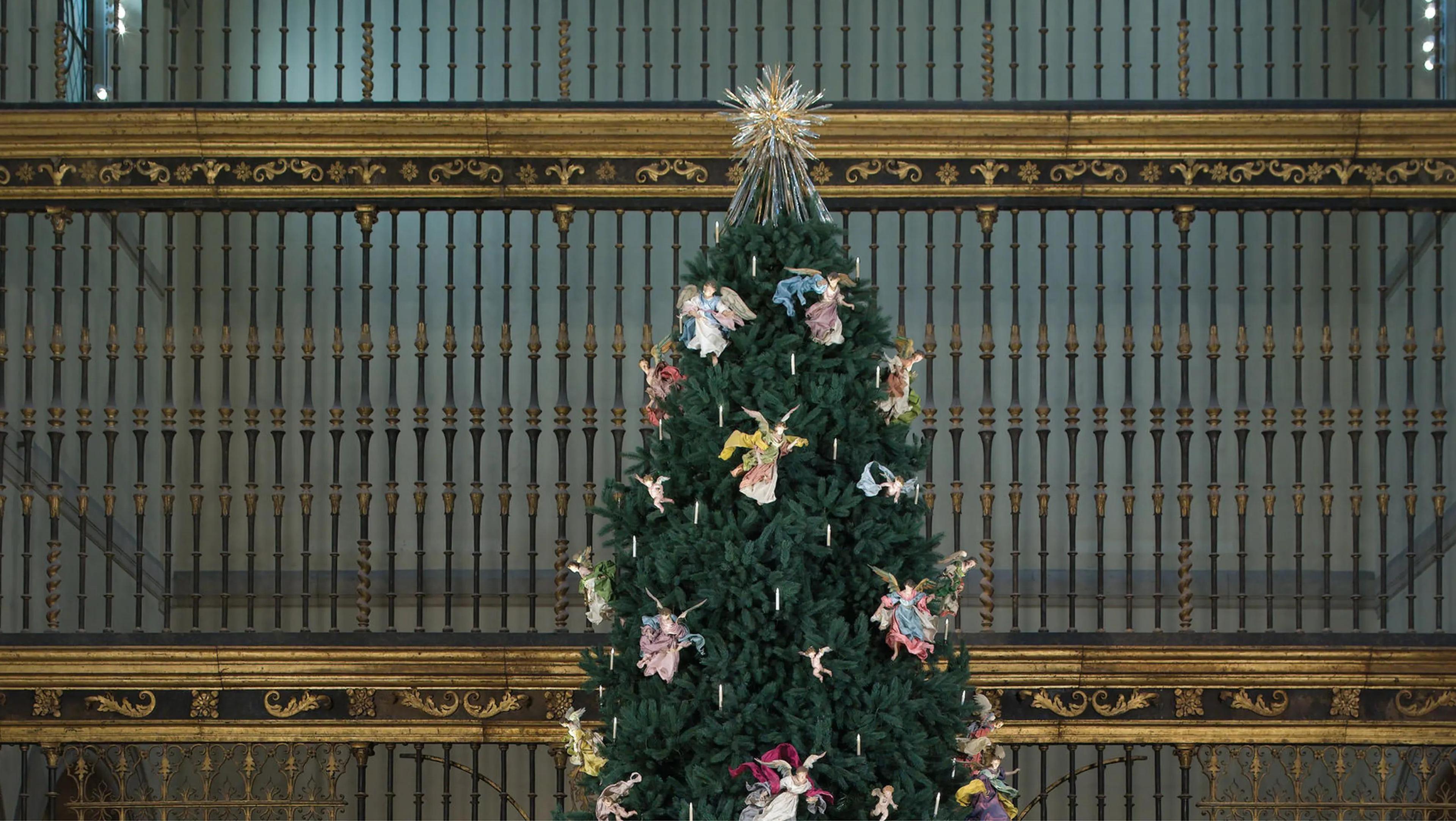 Image of Christmas tree with ornaments